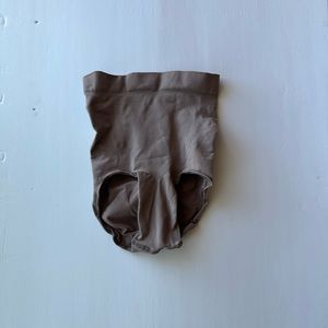 SKIMS Sculpting Brief.  L/XL